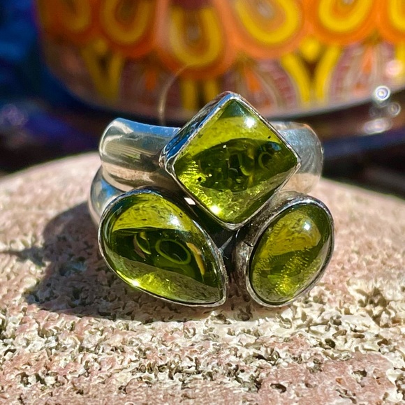 PERIDOT Native American Ring - Picture 2 of 12